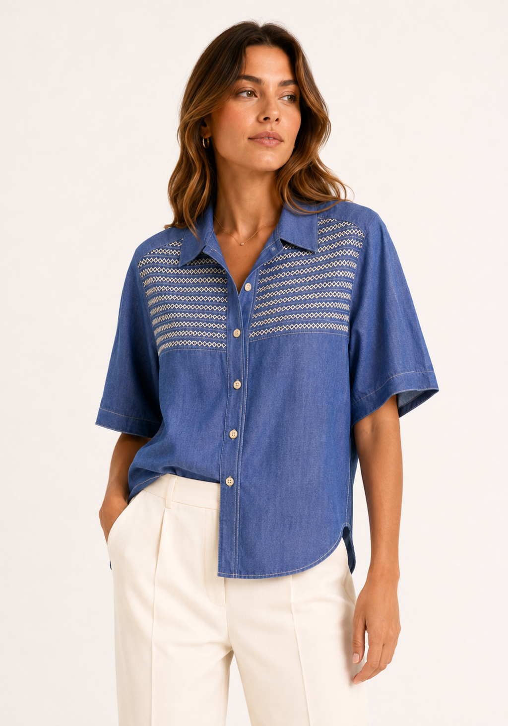 Blusa Chambray Bordada